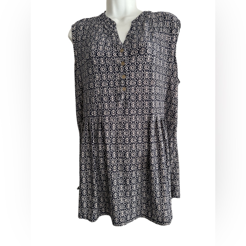 CB established 1962 women’s blouse